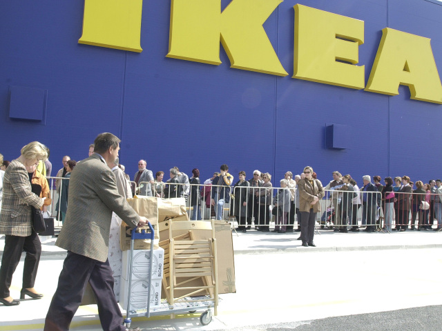 SR-Bratislava-obchodný areál-AVION Shopping Park-IKEA-otvoreni