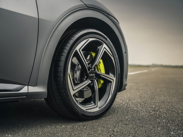 Small-20228-EV6GT