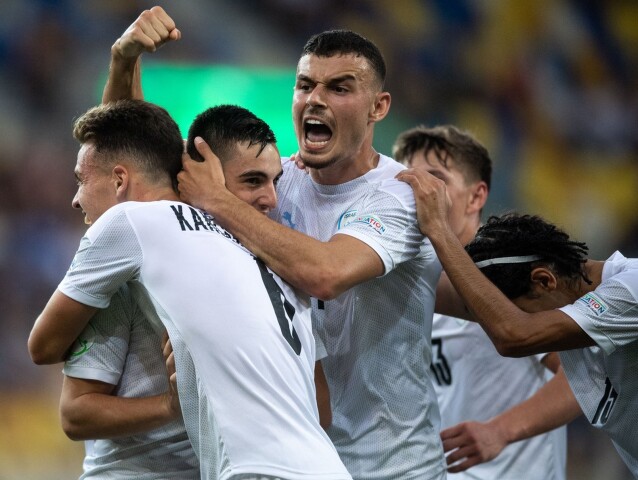 Radosť futbalistov Izraela po postupe do finále ME do 19 rokov.