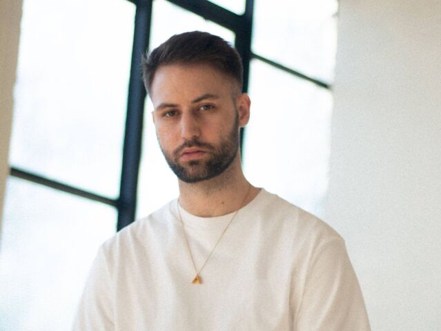 Módny štylista Alex Lindov. 
