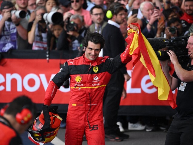 Carlos Sainz po prvom triumfe v F1 v kariére.