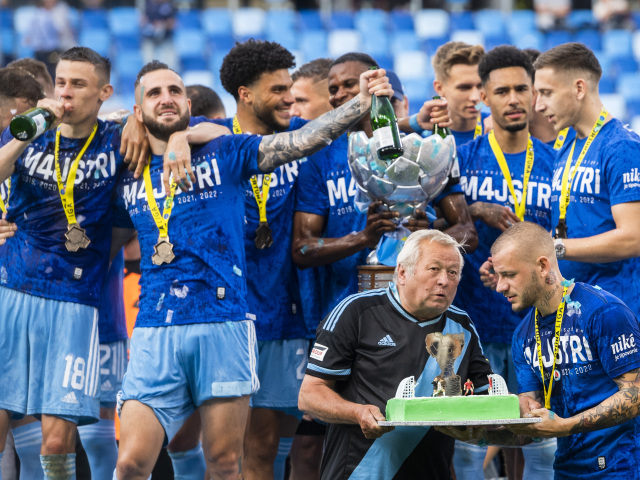 SR Futbal FL 10. kolo Nadstavba Skupina Titul BAX