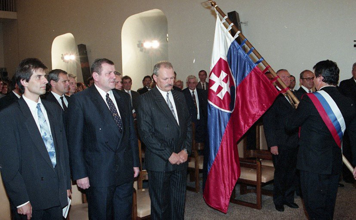 schválenie Ústavy SR