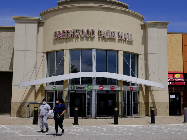 Greenwood Park Mall, Indiana, streľba