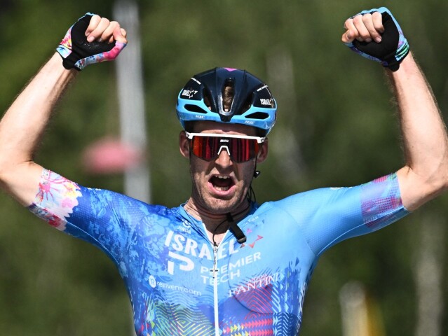 Hugo Houle po triumfe v 16. etape Tour.