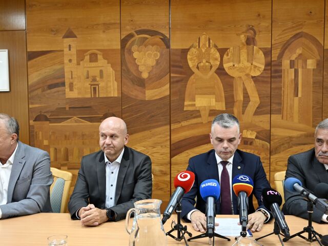 SR Michalovce MDV NDS diaľnica výstavba TK KEX