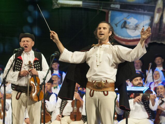 janosikove dni terchovsky symfonicky orchester  diriguje Vladimir Moravcik