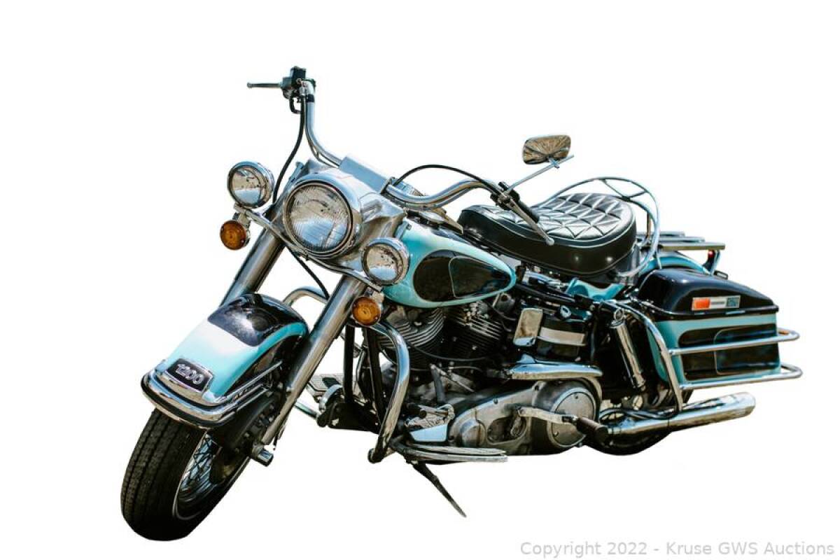 Elvisova motorka Harley Davidson