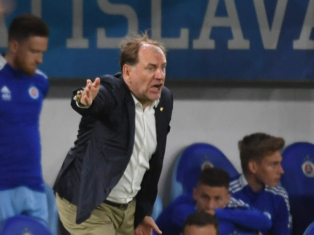 Slovan, Olympiakos