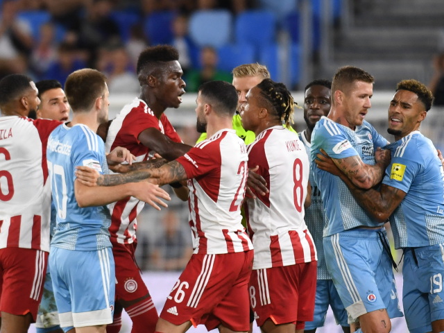 Slovan, Olympiakos