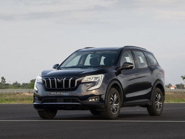 Mahindra XUV700 (2022)
