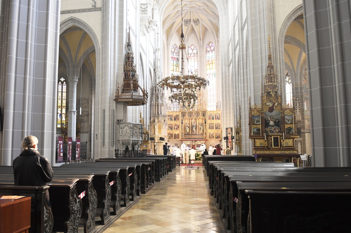 SR Košice náboženstvo kresťania Omša Dóm sv. Alžbety