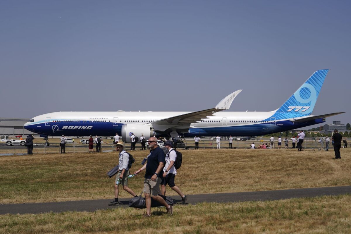 Boeing 777-9