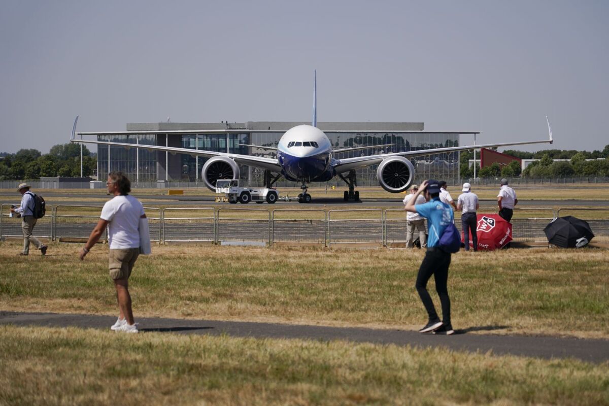 Boeing 777-9