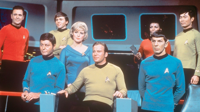 Sci-fi seriál Star Trek je považovaný za jeden z najpopulárnejších a najvplyvnejších televíznych seriálov všetkých čias. Vzniklo už 11 televíznych seriálov, 13 celovečerných filmov a množstvo kníh, hier a hračiek.