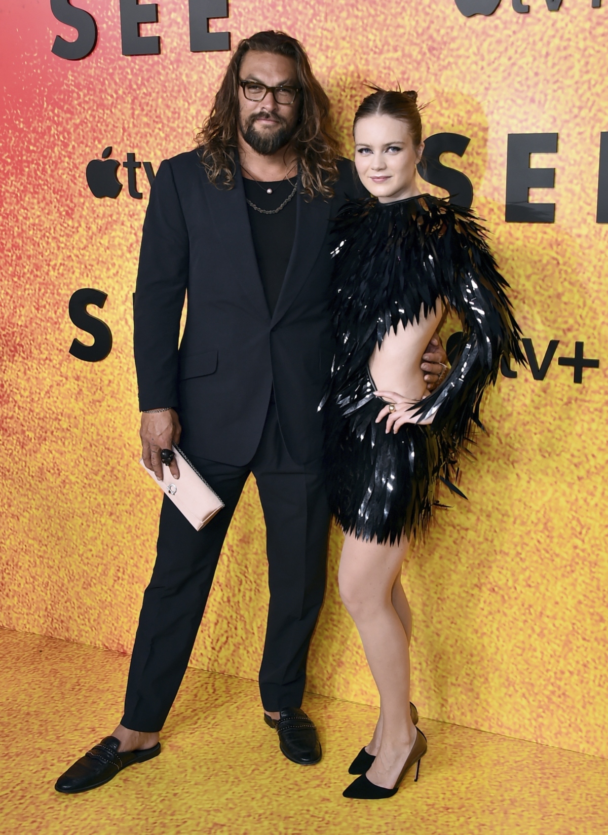 Jason Momoa a jeho seriálová kolegyňa Hera Hilmar 