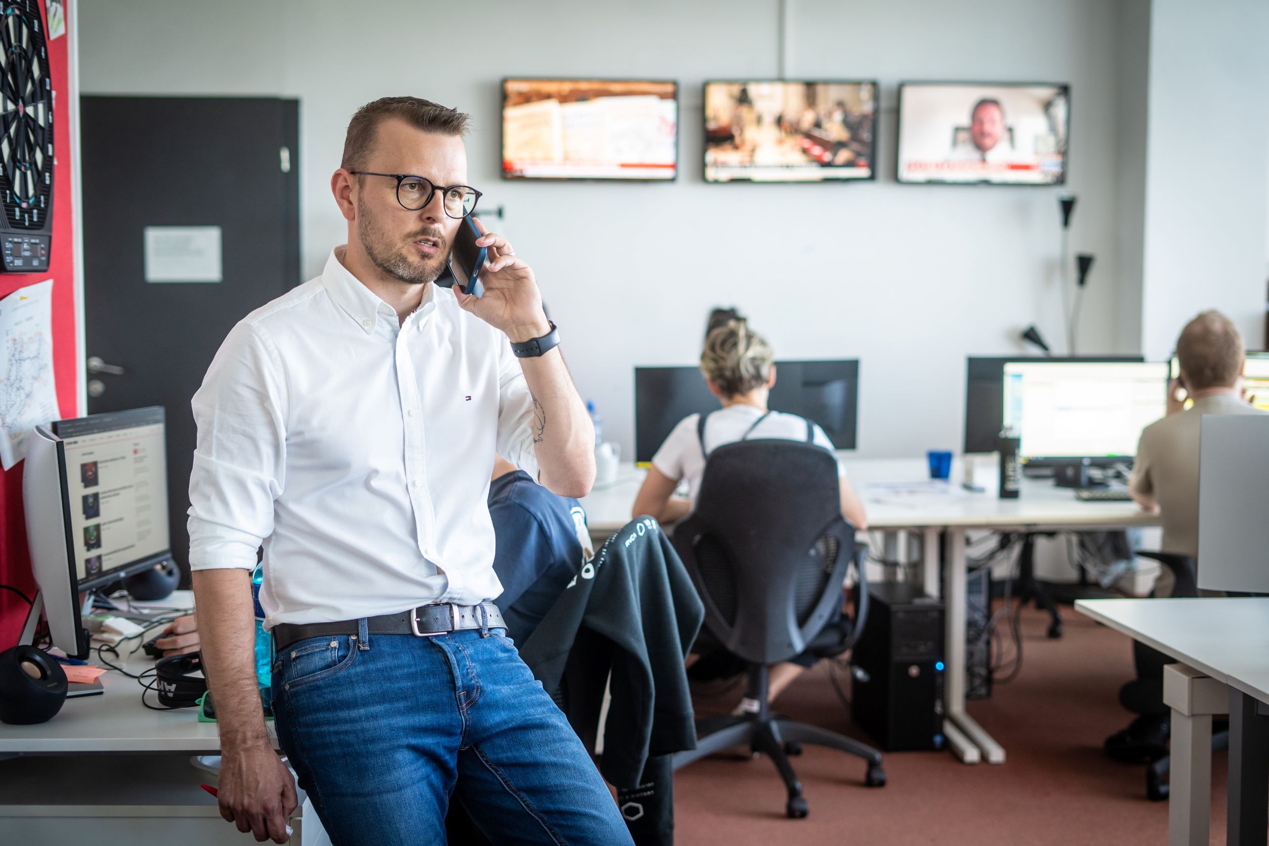 Šéfredaktor spravodajskej televízie JOJ 24 Dárius Haraksin.