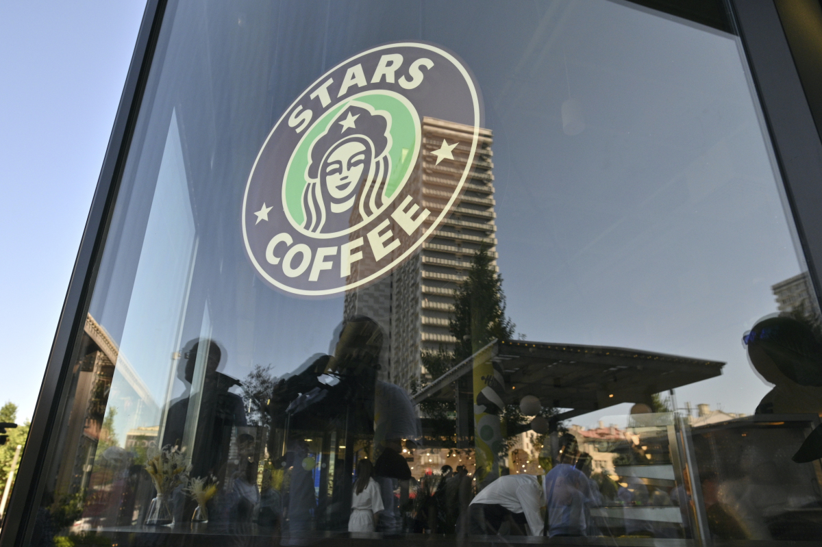 Rusko gastronómia káva Stars Coffee otvorenie