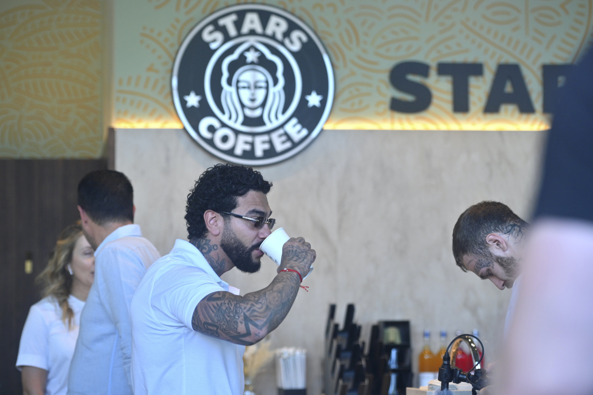 Rusko gastronómia káva Stars Coffee otvorenie