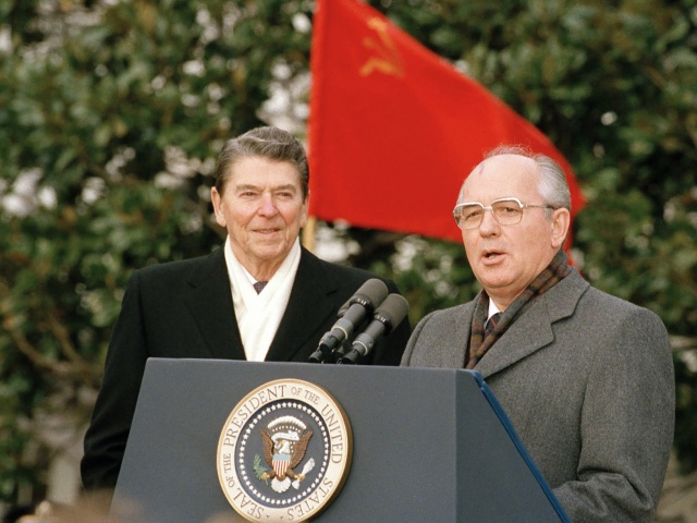 Gorbačov, Reagan