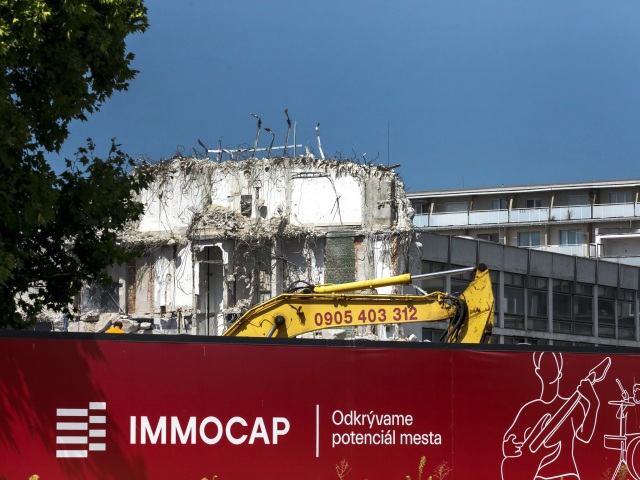 Dom odborov / Istropolis /