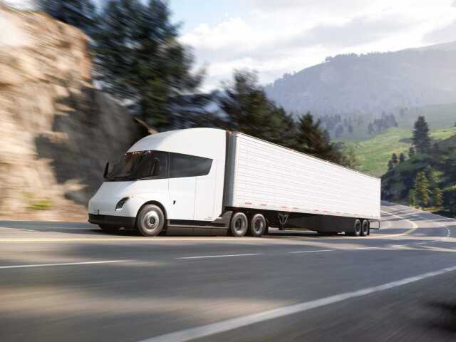 Tesla Semi (2022)