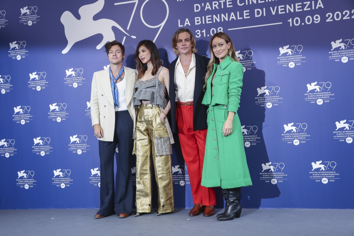 Harry Styles, herečka Gemma Chan, herec Chris Pine a herečka a režisérka Olivia Wilde