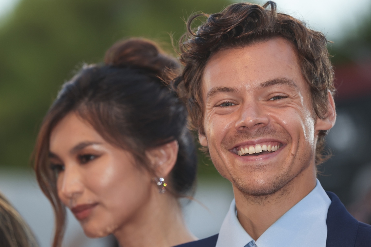 Harry Styles s kolegyňou Gemmou Chan