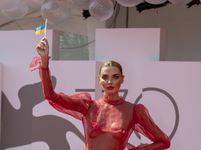 Alina Baikova 