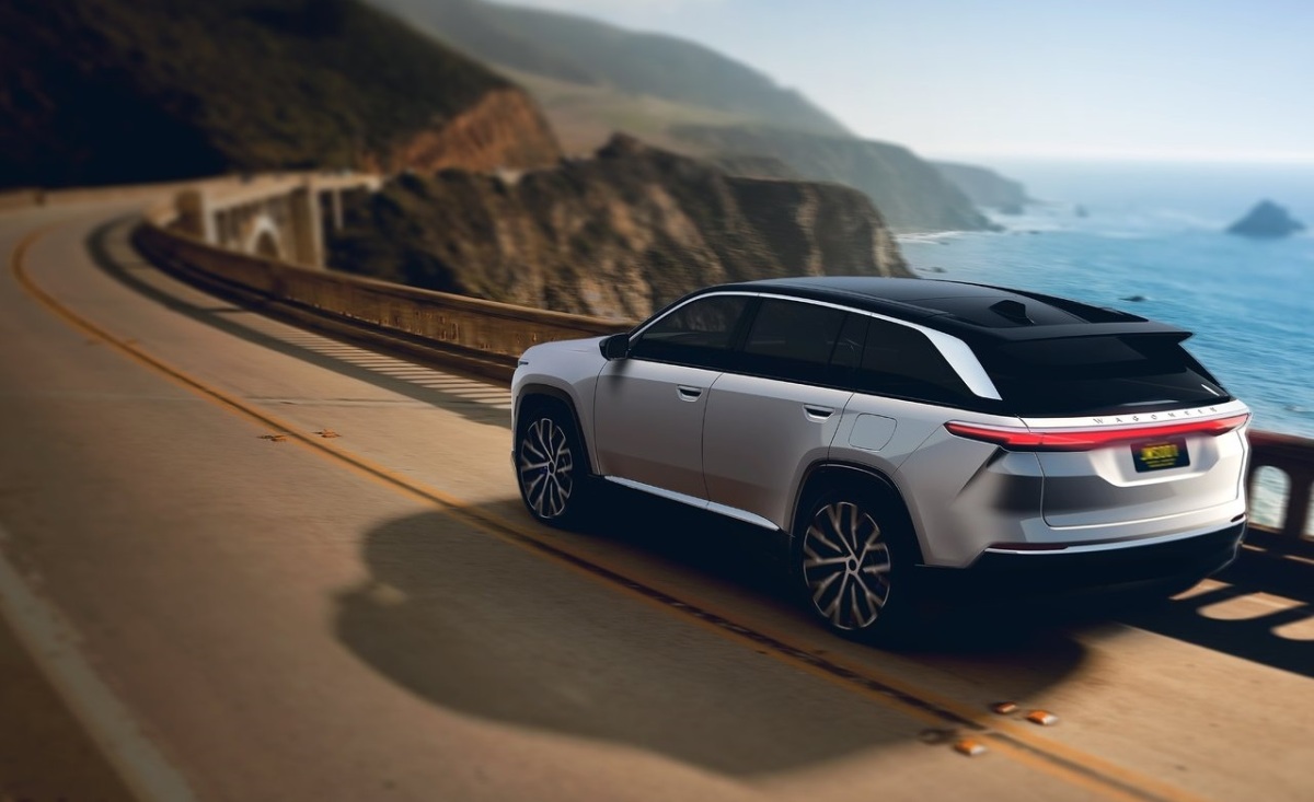 Jeep Wagoneer S Concept 3