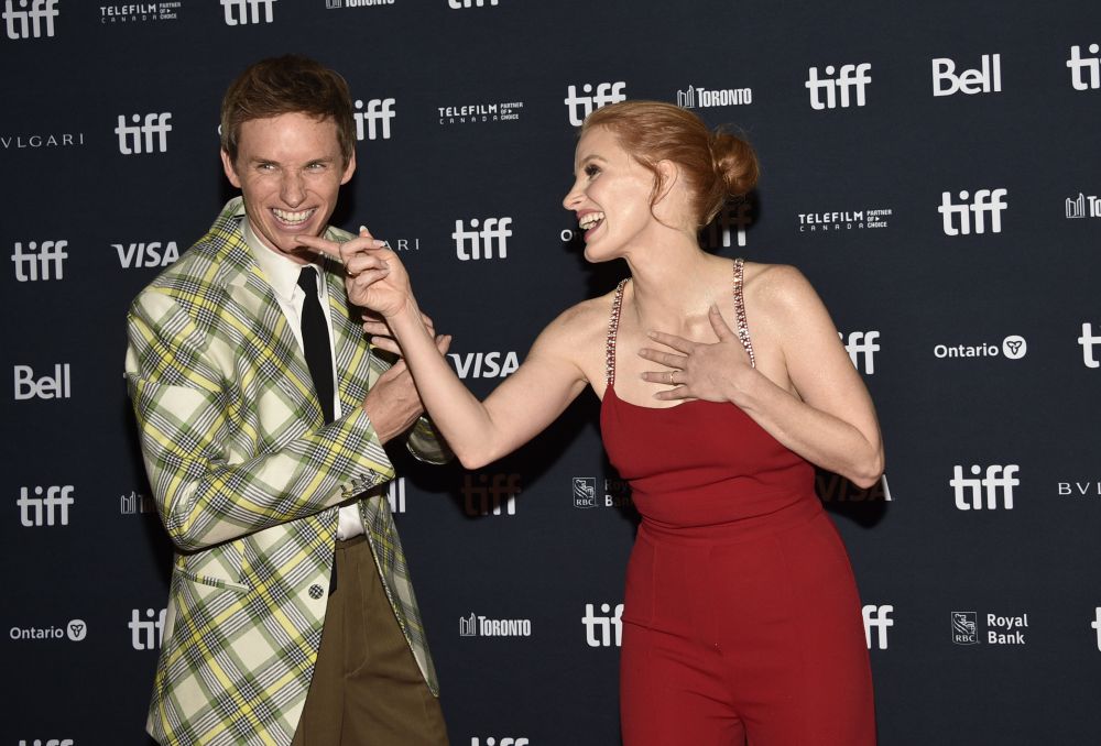 Eddie Redmayne a Jessica Chastain na premiére filmu Dobrá sestra  v Toronte.