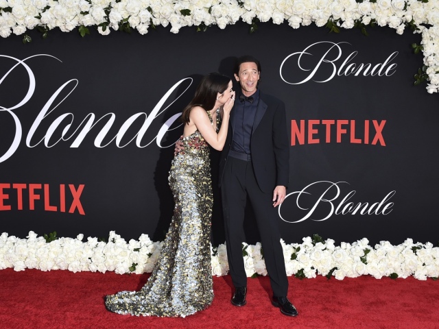 Ana de Armas a jej kolega Adrien Brody