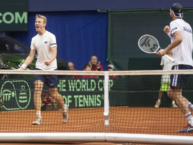 SR Tenis DC Rumunsko štvorhra BAX