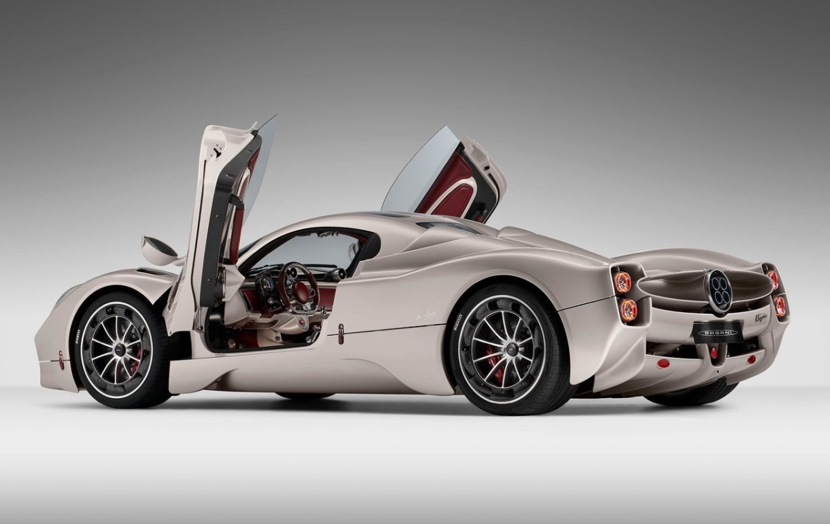 Pagani Utopia 11
