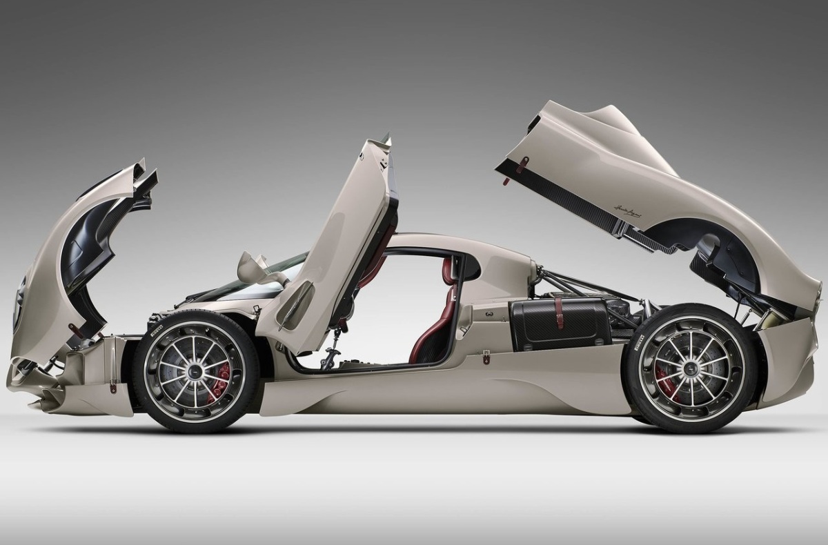 Pagani Utopia 9