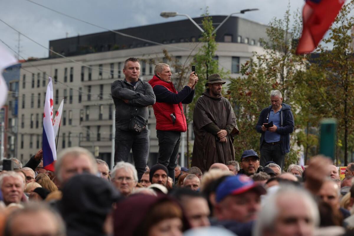 Protest / Antivláda /