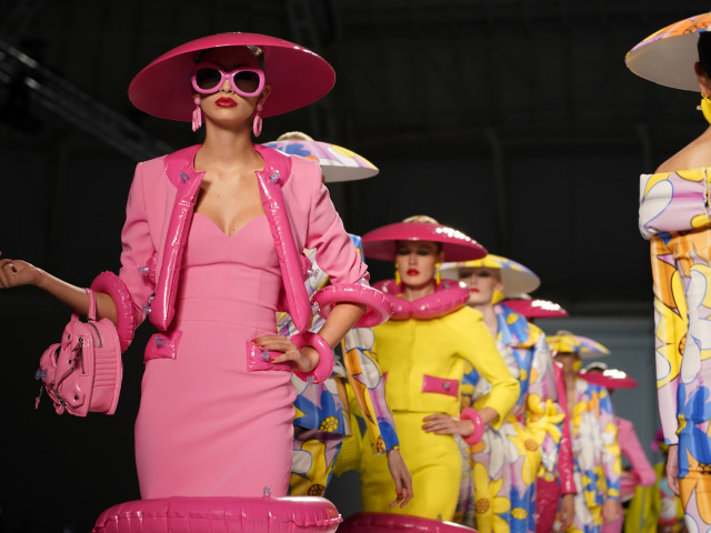 Moschino - sezóna Jar/Leto 2023