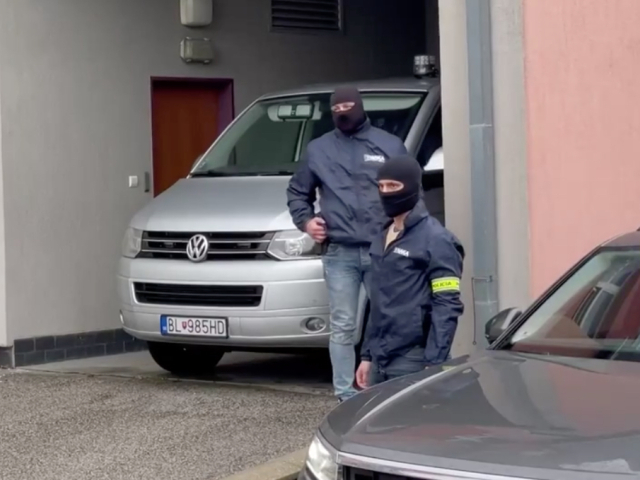 policajné auto, Robert Kaliňák