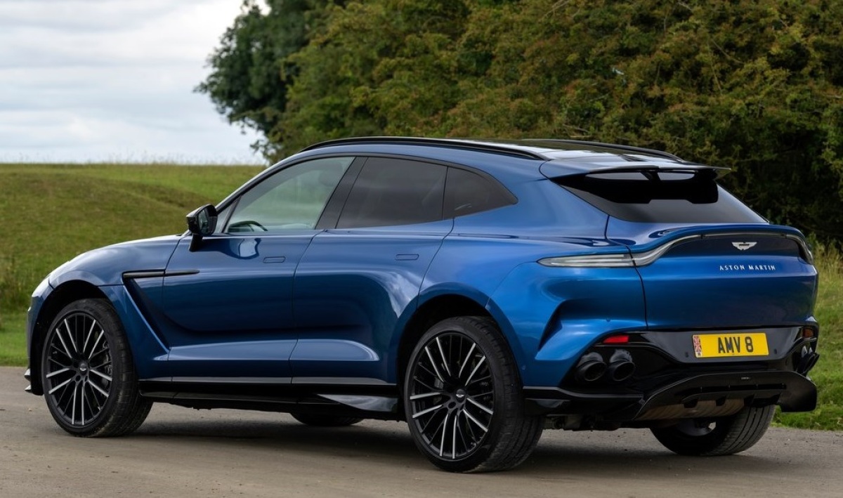 Aston Martin DBX707 14