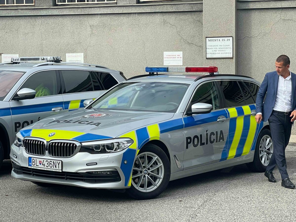 Policajne auta  1 of 23 