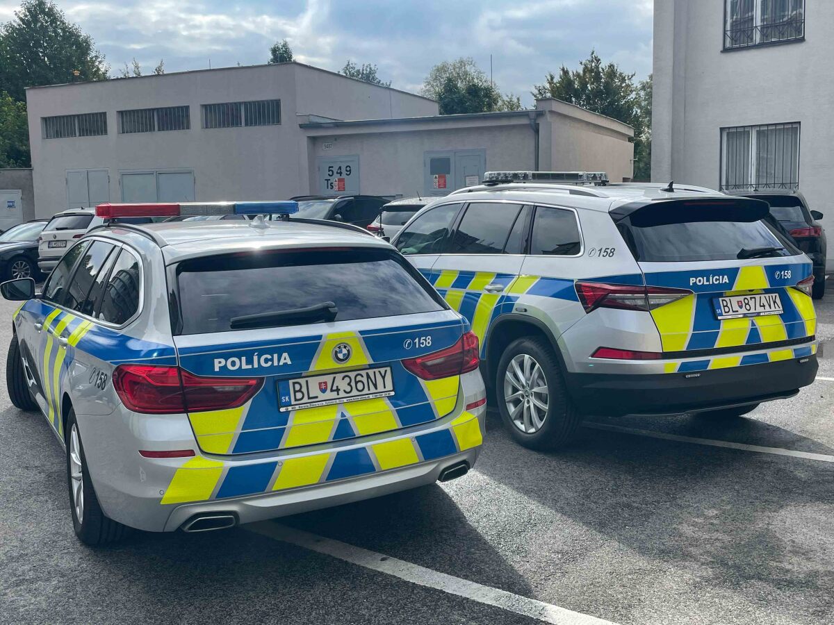Policajne auta  4 of 23 
