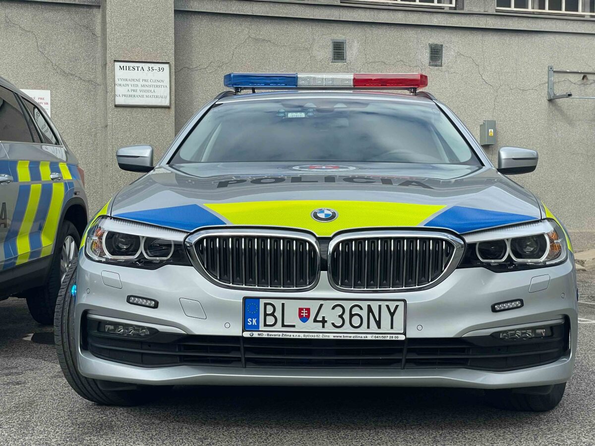Policajne auta  6 of 23 
