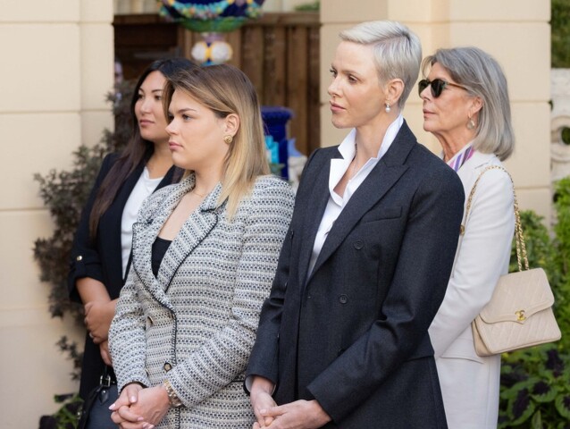 726633469