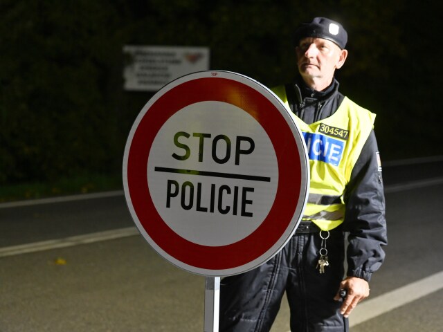 ČR SR Polícia Kontrola Hranica Priechod