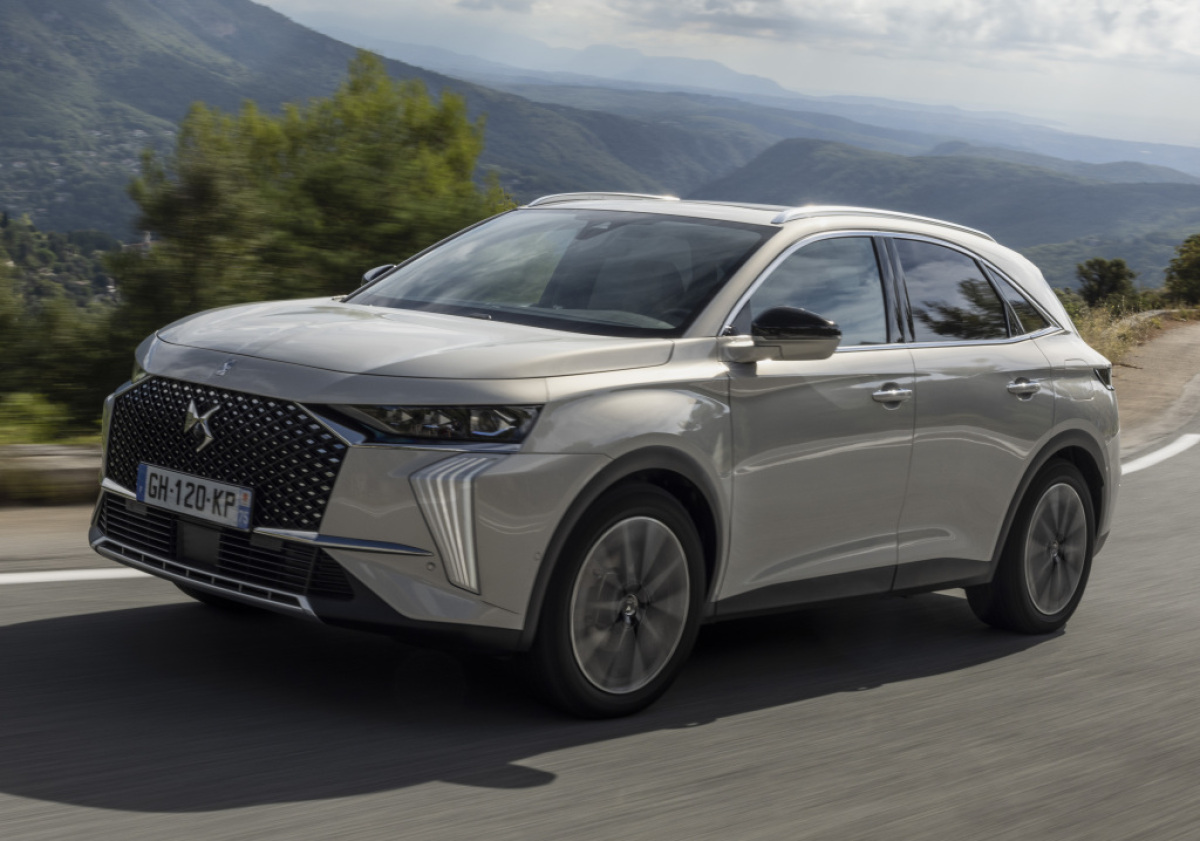 DS7 (2022)