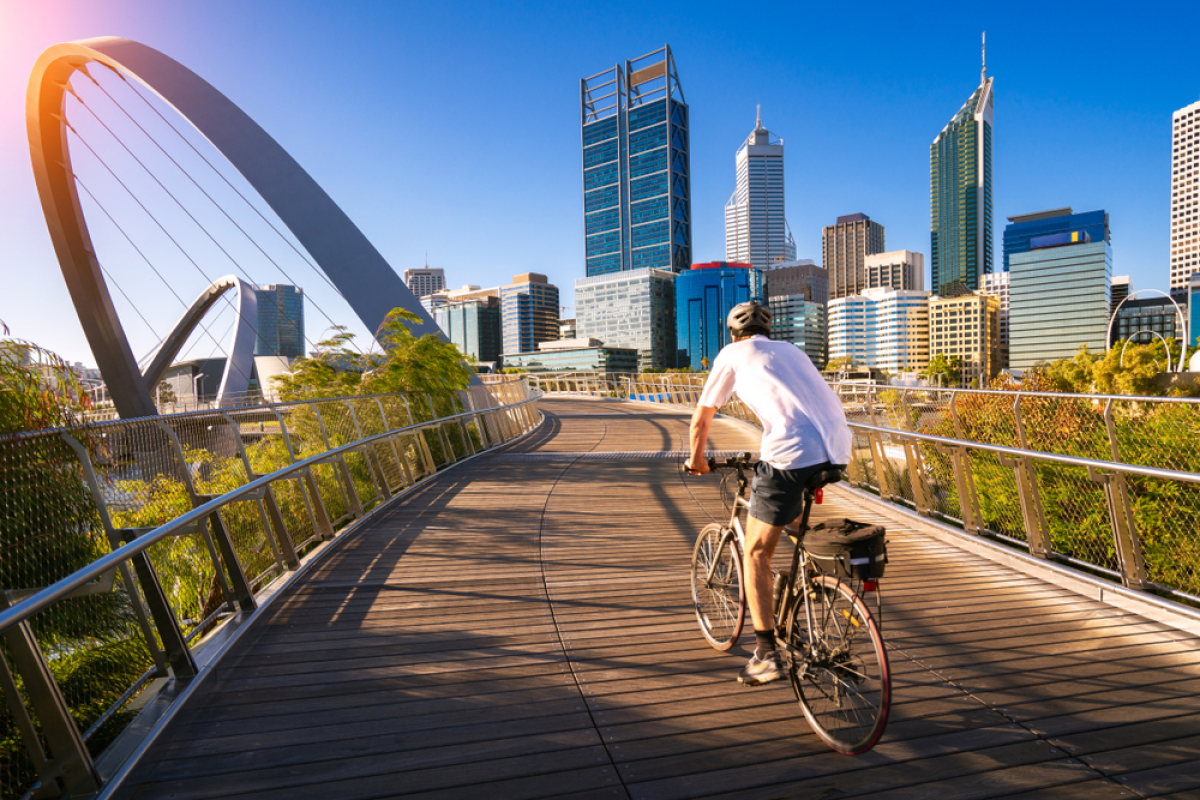 Perth, Austrália, cyklista, bicykel, bicyklovanie, most