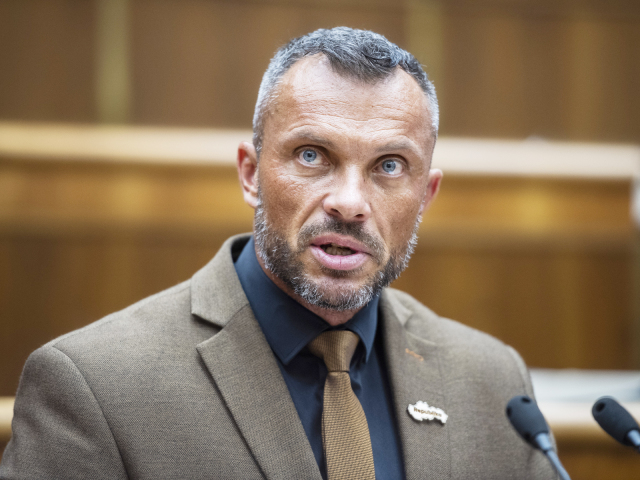 Miroslav Suja