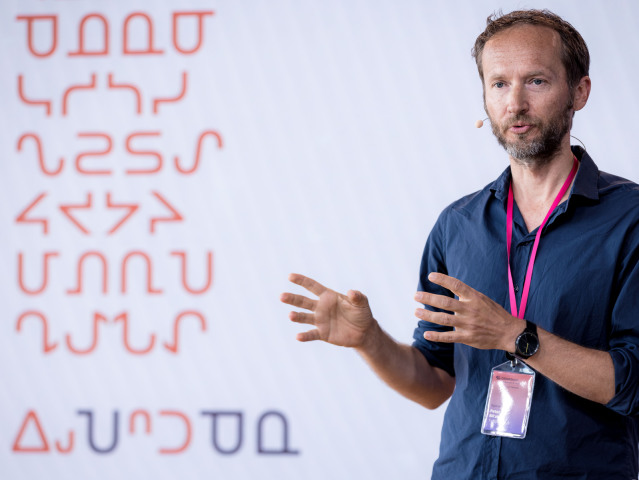 Naši a svetoví: Peter Biľak typograf dizajnér