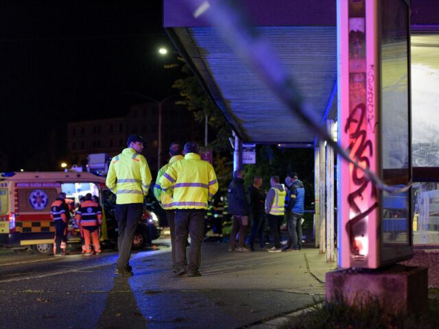 Zochova, Bratislava nehoda zastávka HaZZ polícia BAX