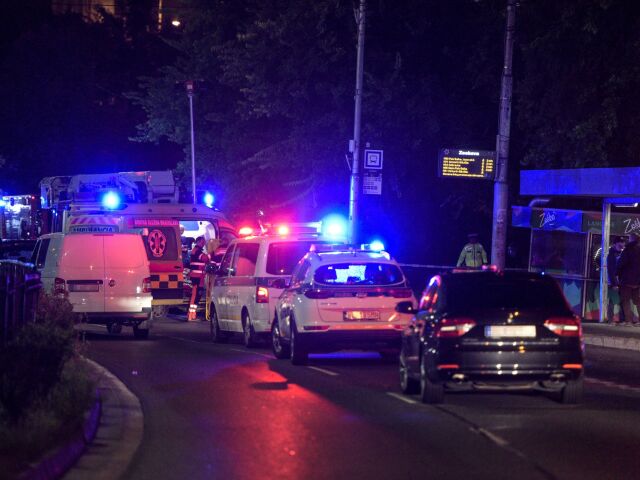 Zochova, Bratislava nehoda zastávka HaZZ polícia BAX